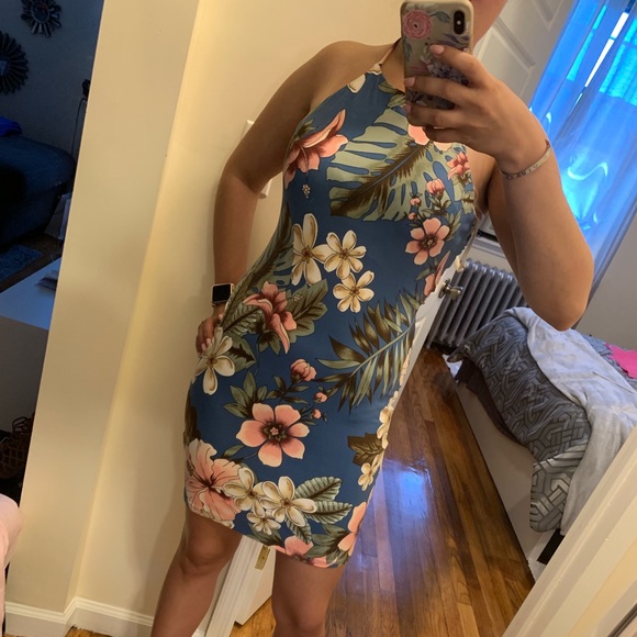 LAST 2️⃣ 😍 Indigo Body-con Floral Dress 😍 - Picture 4 of 4